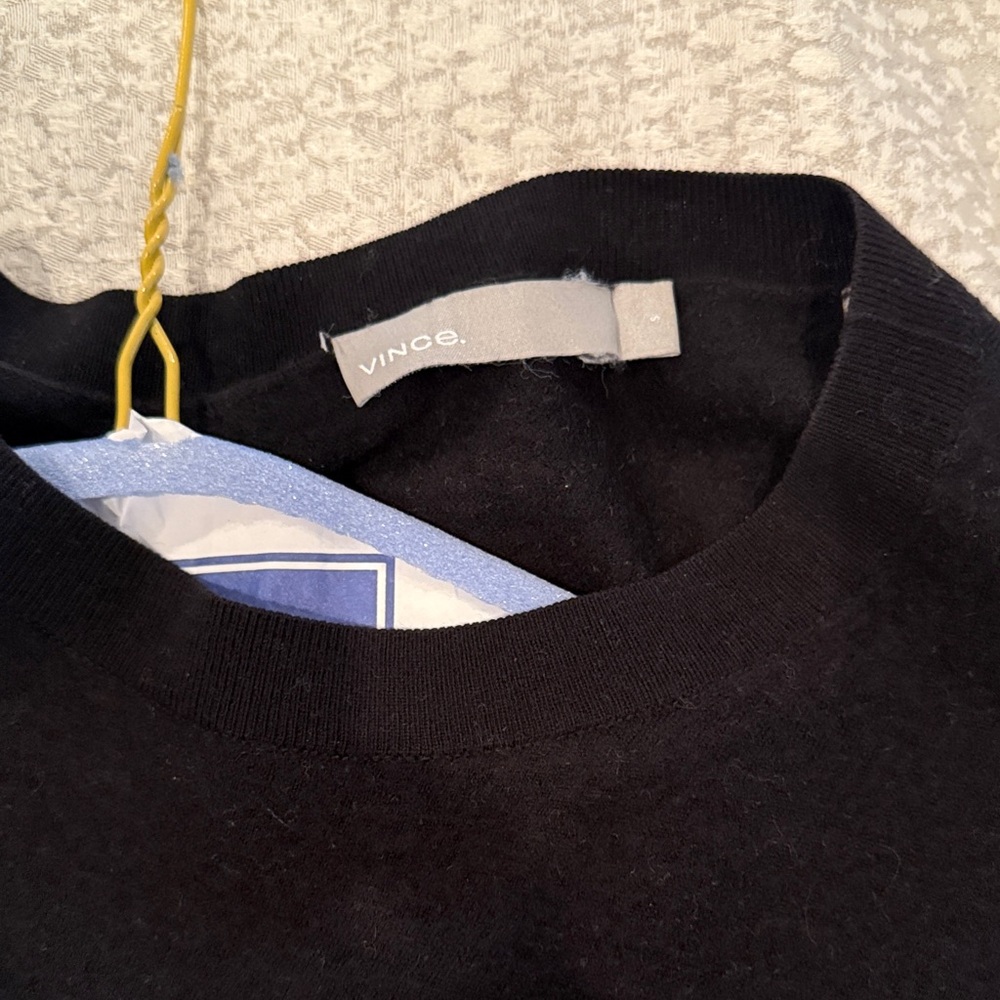 Vince Women’s Black Crewneck Sweater